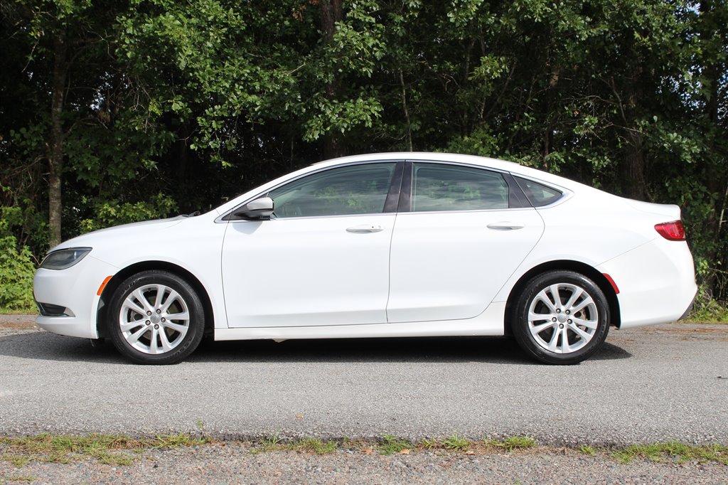 2017 Chrysler 200 - $9,800