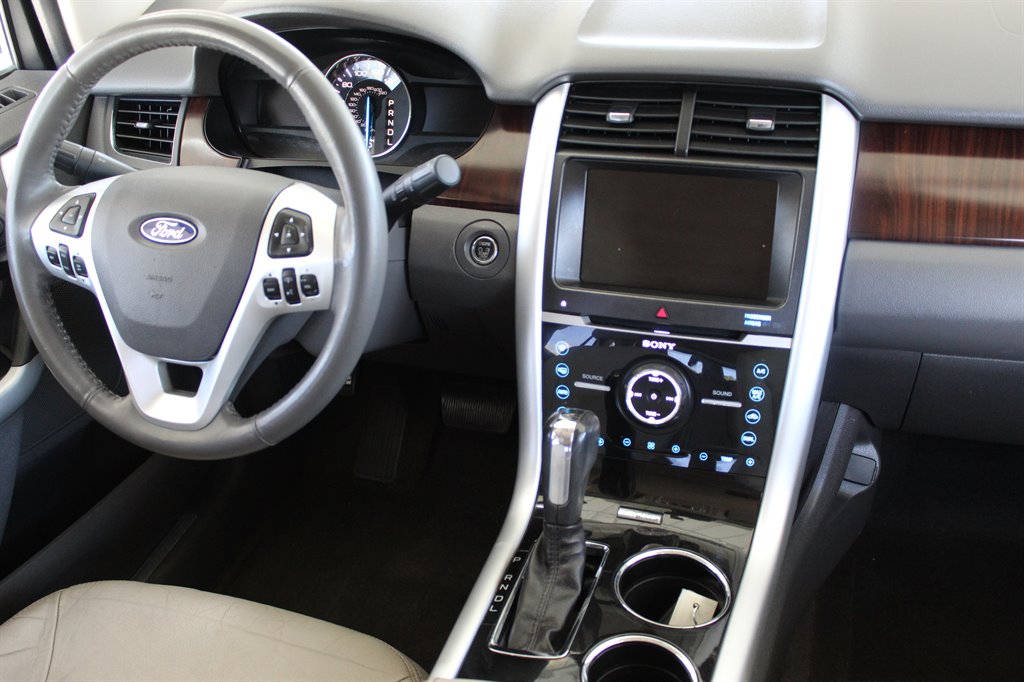 2013 Ford Edge - $8,400