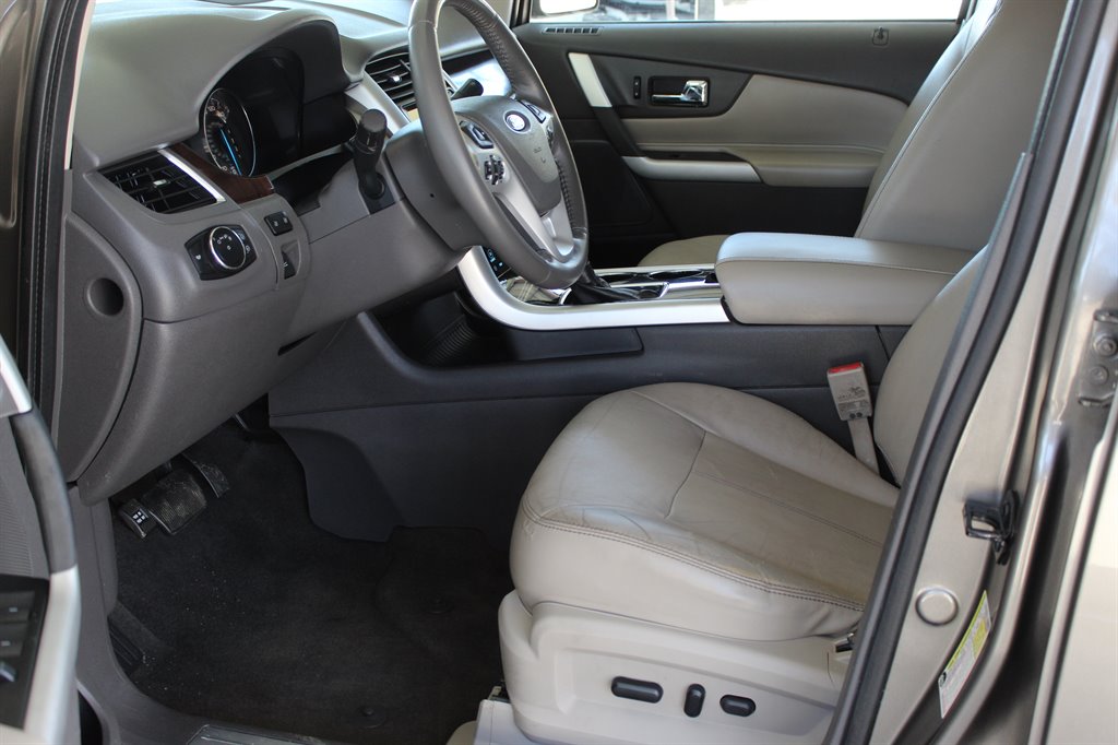 2013 Ford Edge - $8,400
