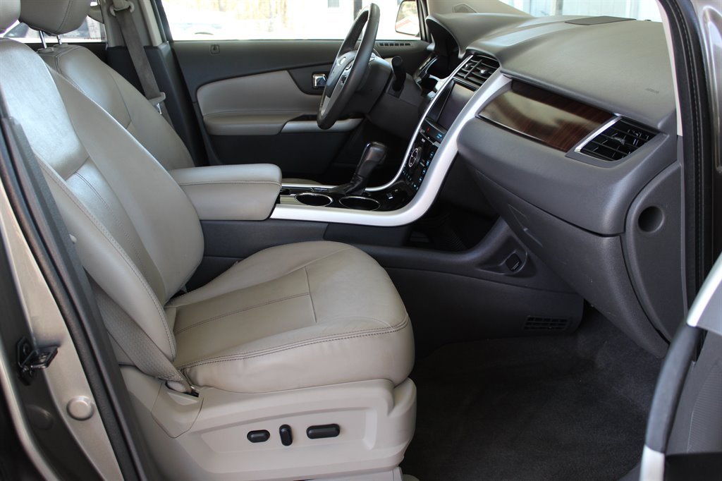 2013 Ford Edge - $8,400