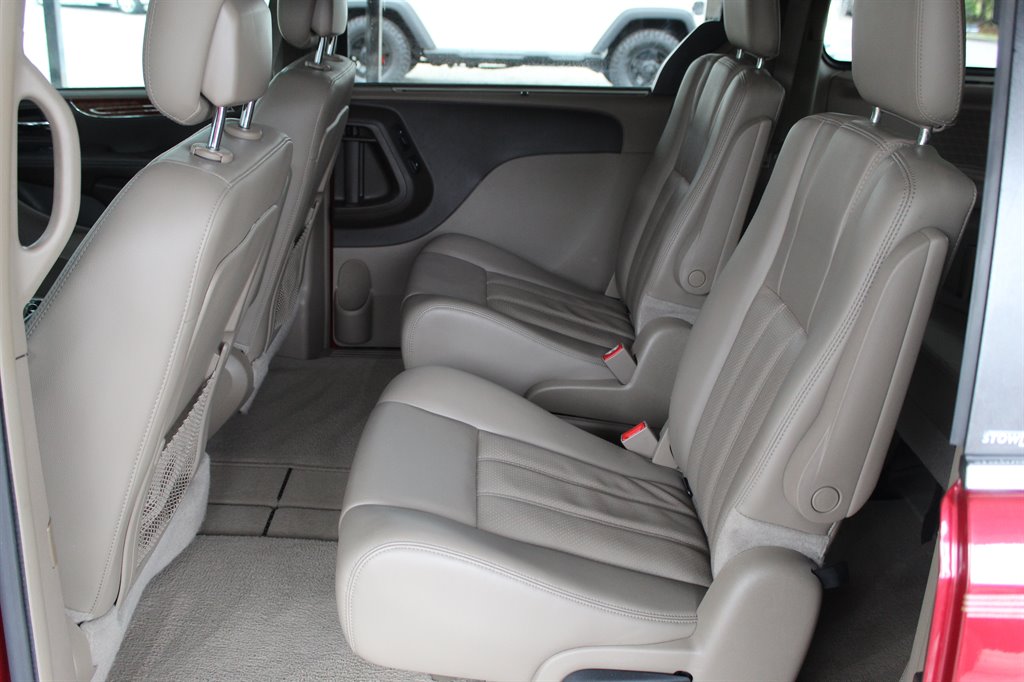 2013 Chrysler Town & Country - $8,500