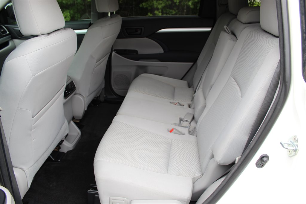 2015 Toyota Highlander - $14,900