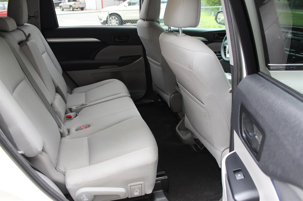 2015 Toyota Highlander - $14,900