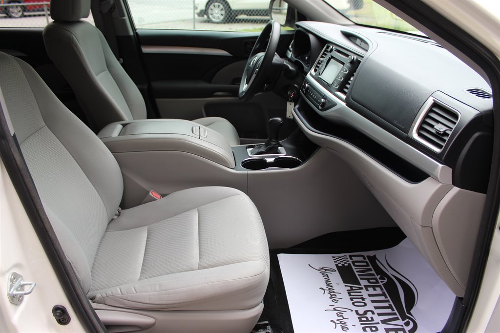 2015 Toyota Highlander - $14,900