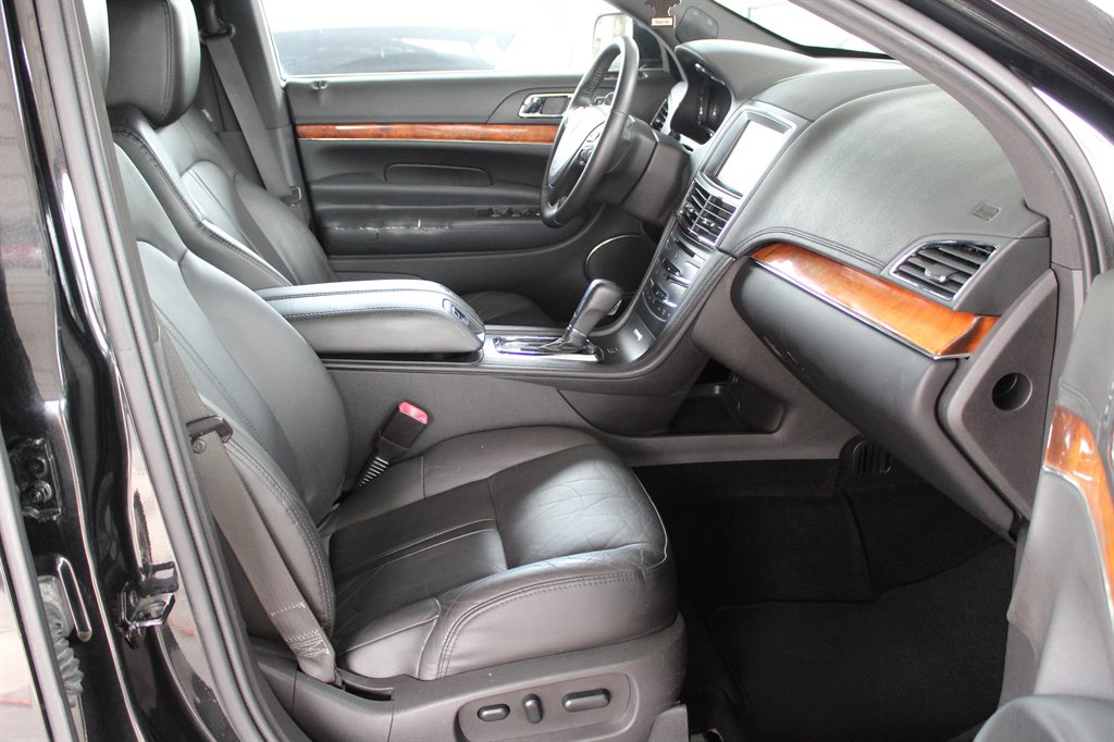 2014 Lincoln MKT - $8,800