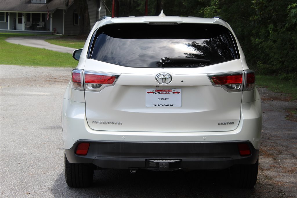 2014 Toyota Highlander - $15,800