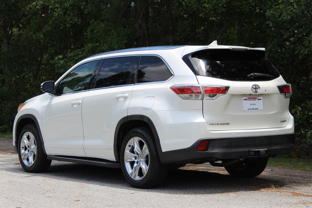 2014 Toyota Highlander - $15,800