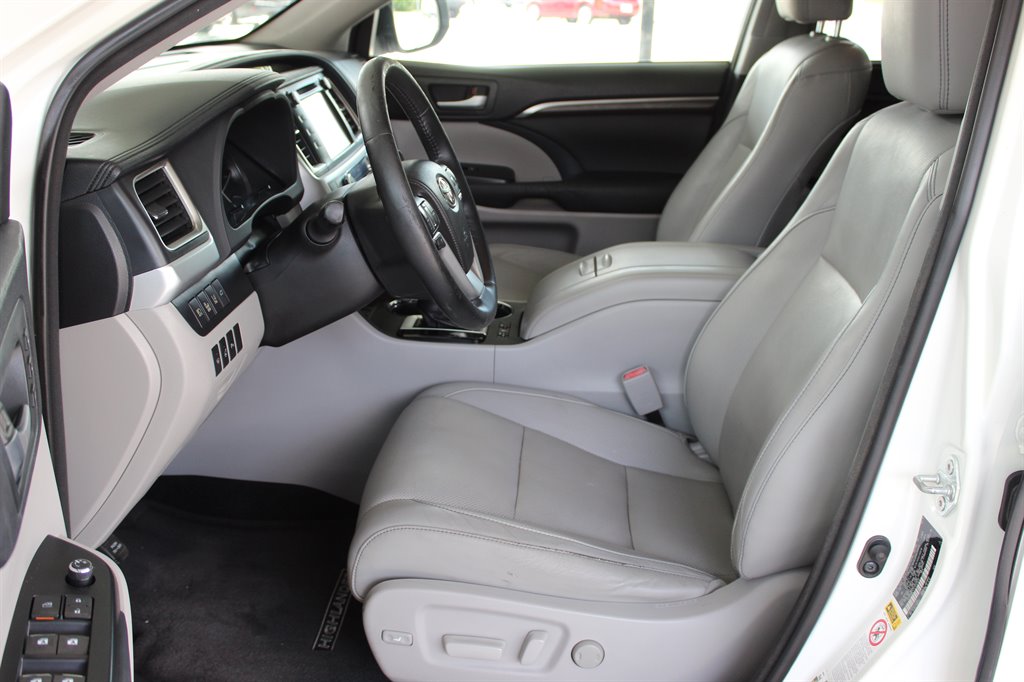 2014 Toyota Highlander - $15,800