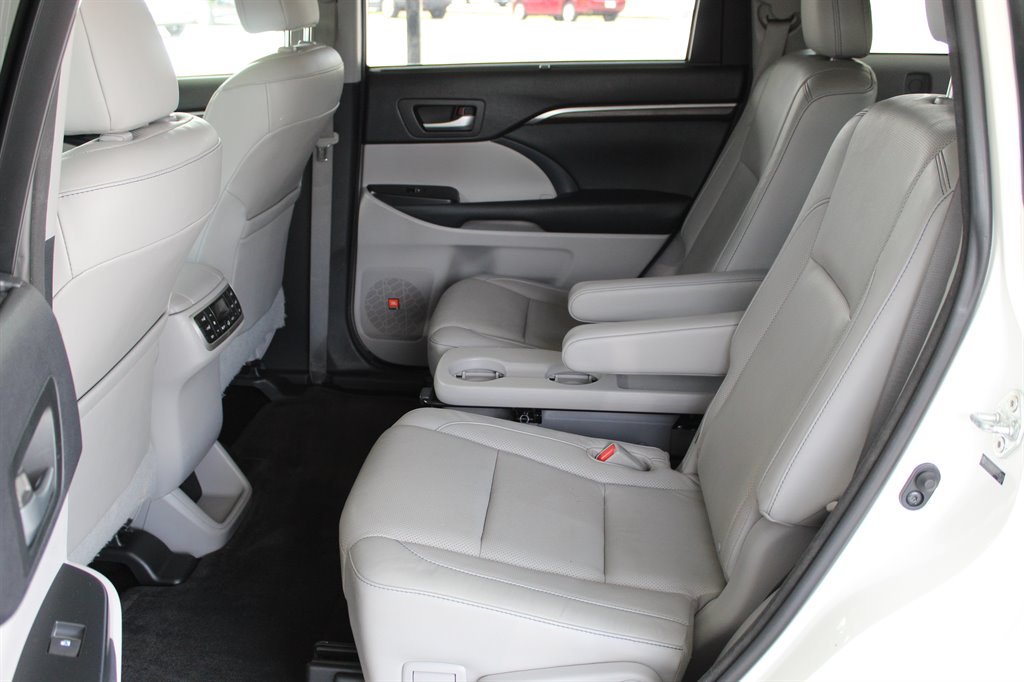 2014 Toyota Highlander - $15,800