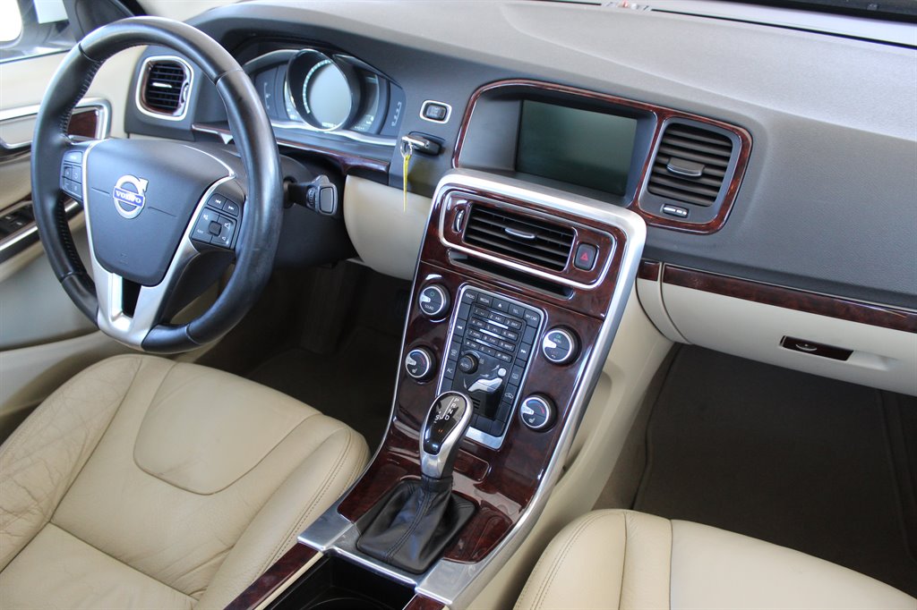 2014 Volvo S60 - $8,500