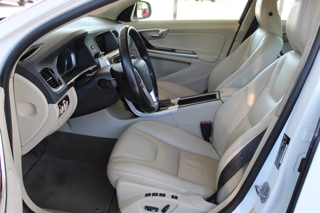 2014 Volvo S60 - $8,500