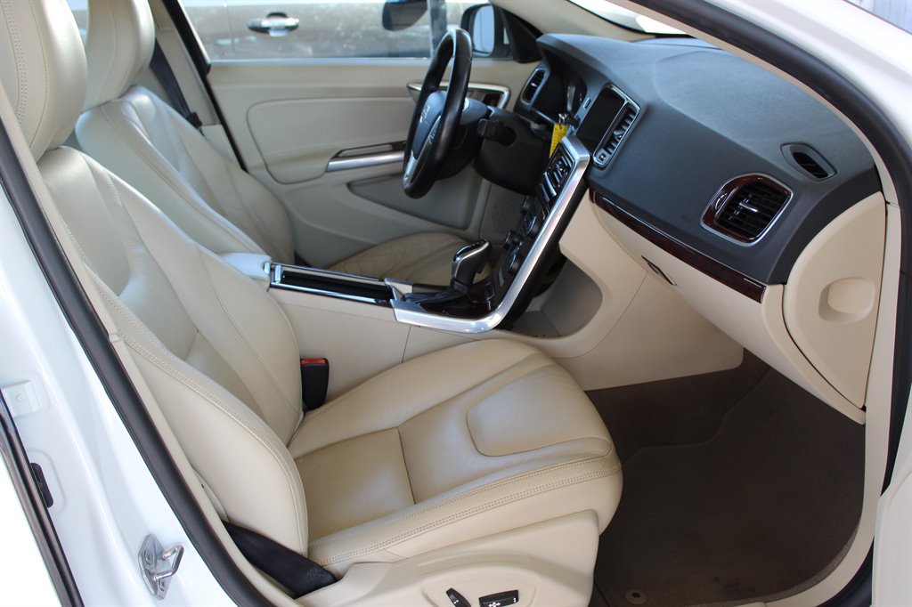 2014 Volvo S60 - $8,500