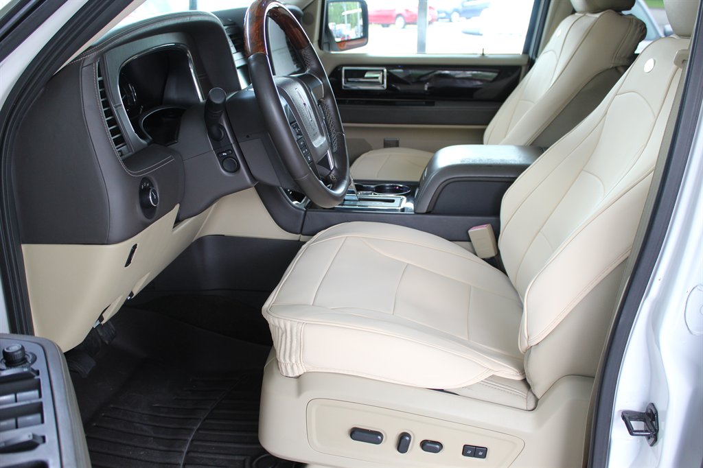 2016 Lincoln Navigator - $13,500