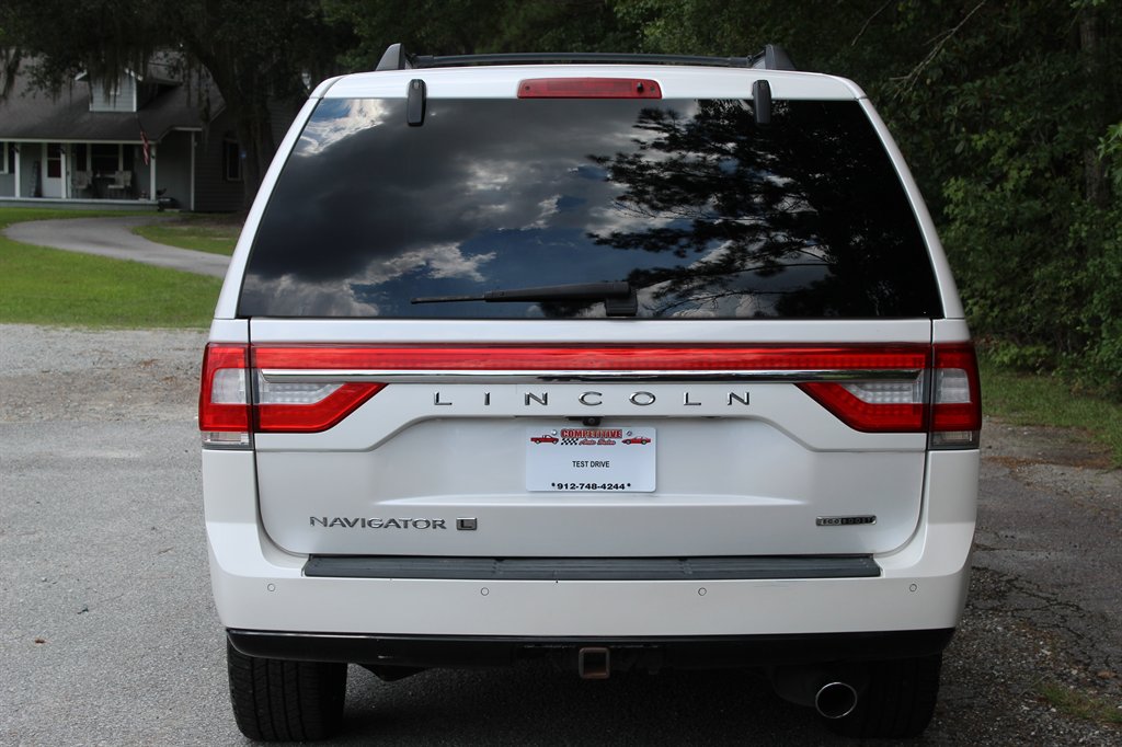 2016 Lincoln Navigator - $13,500