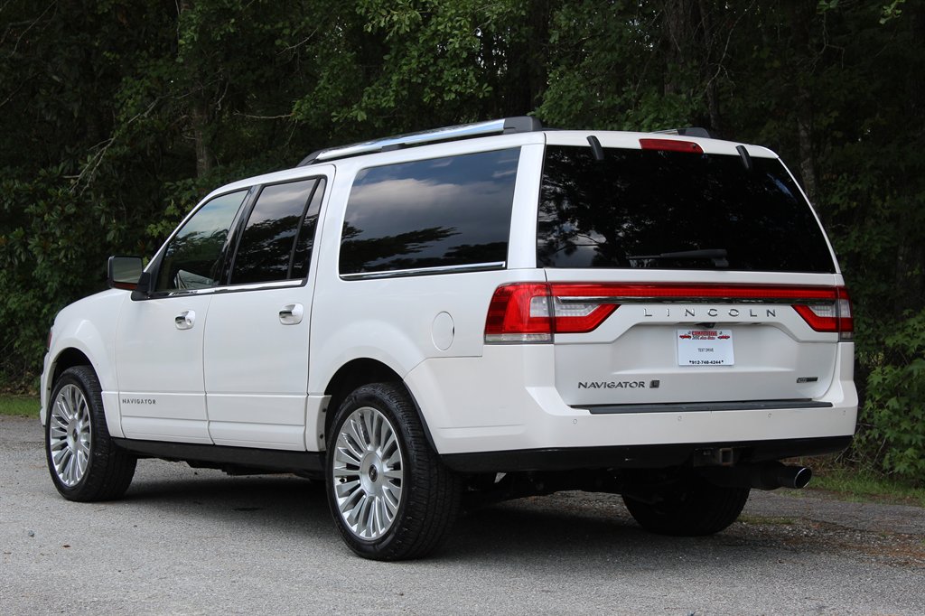 2016 Lincoln Navigator - $13,500