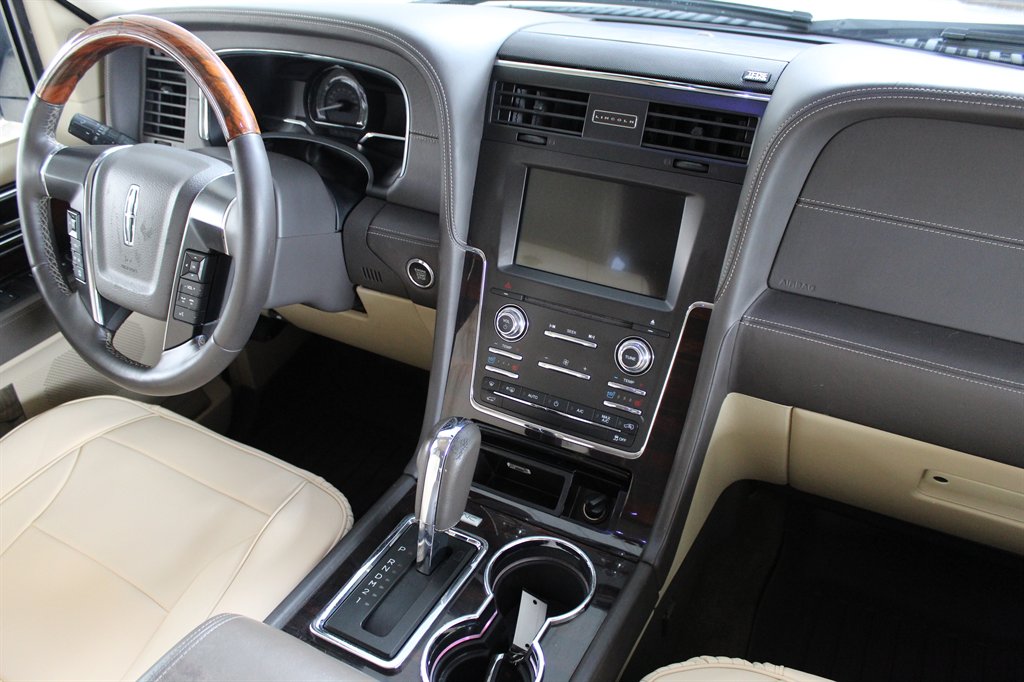 2016 Lincoln Navigator - $13,500