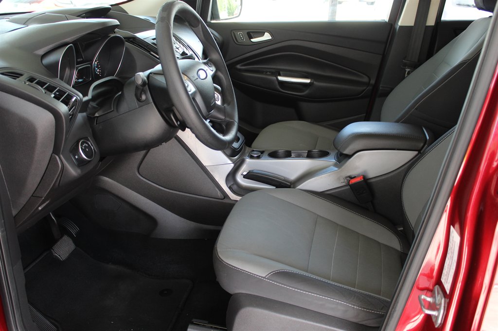 2016 Ford Escape - $5,995