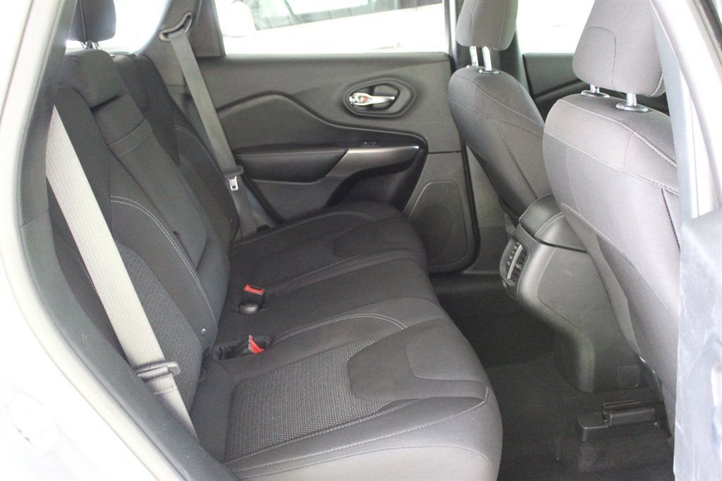 2019 Jeep Cherokee - $7,850