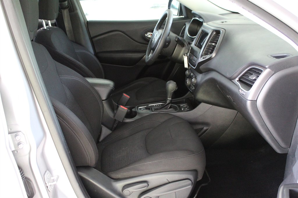 2019 Jeep Cherokee - $7,850
