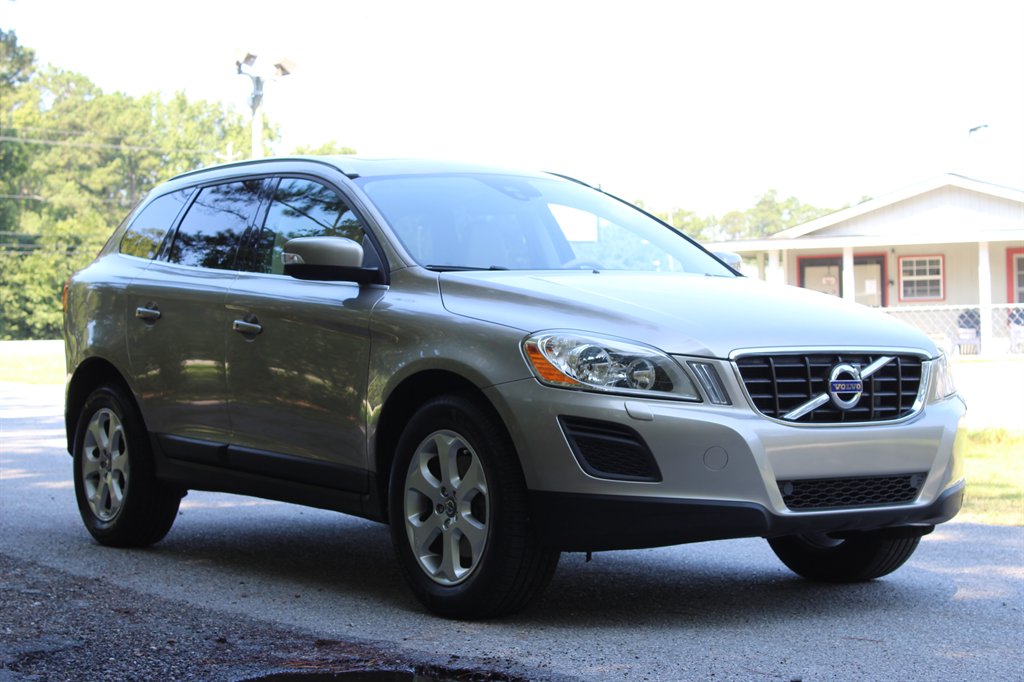 2013 Volvo XC60 - $8,500
