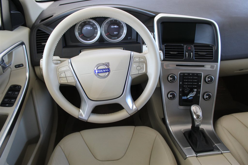 2013 Volvo XC60 - $8,500