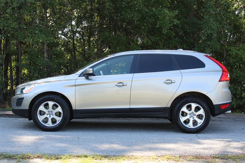 2013 Volvo XC60 - $8,500