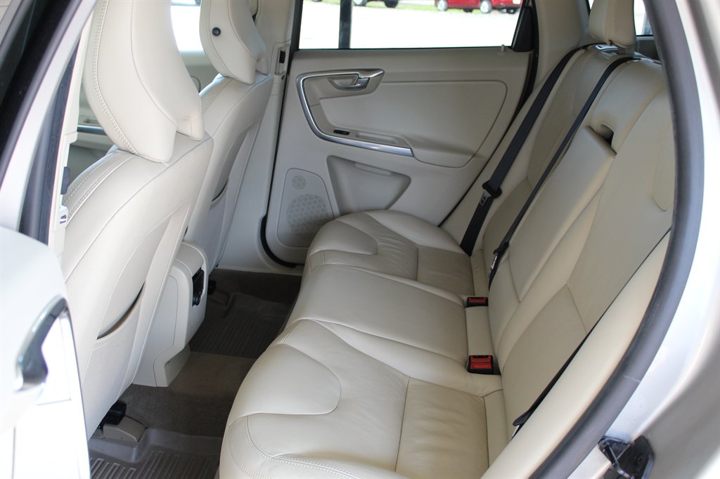 2013 Volvo XC60 - $8,500