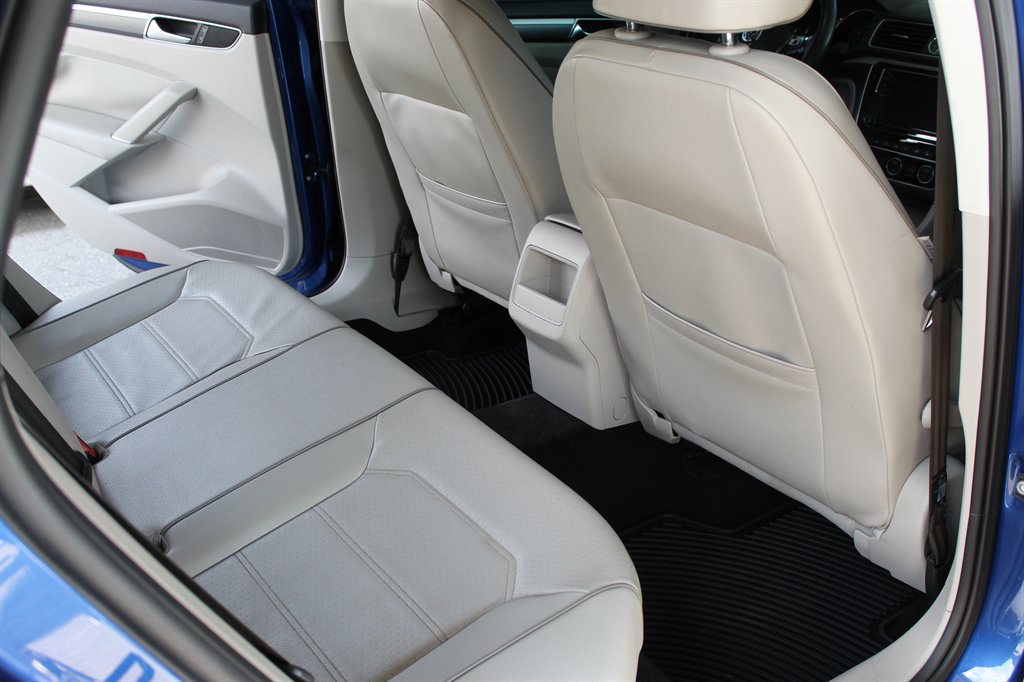 2017 Volkswagen Passat - $7,995