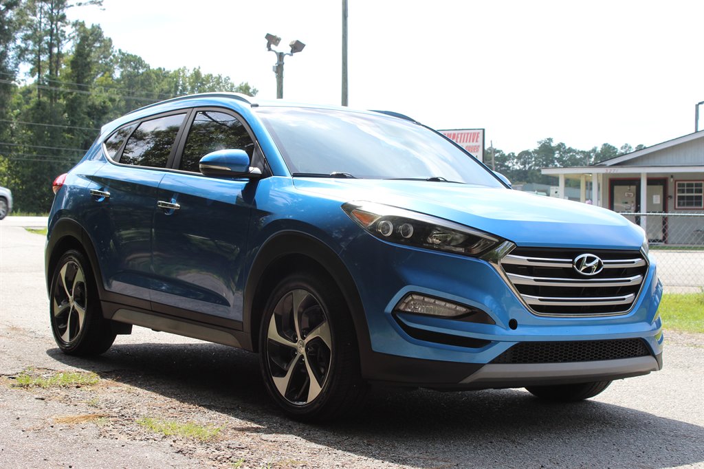 2018 Hyundai Elantra - $8,800