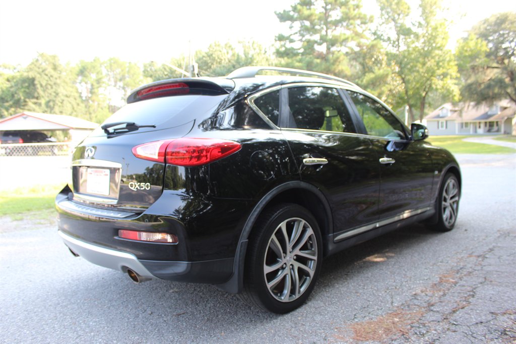 2017 INFINITI QX50 - $11,500
