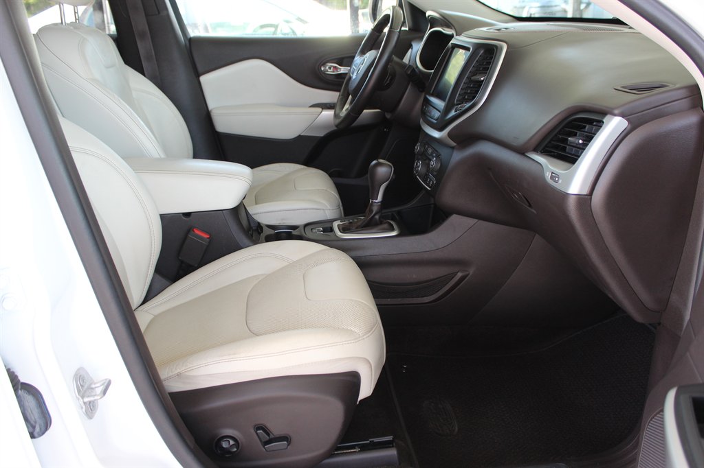 2018 Jeep Cherokee - $11,700
