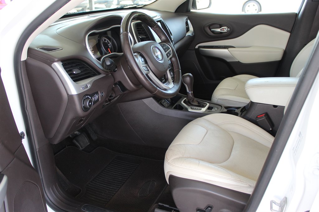 2018 Jeep Cherokee - $11,700