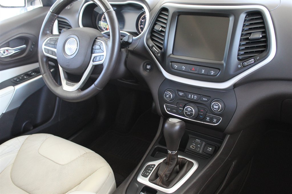 2018 Jeep Cherokee - $11,700