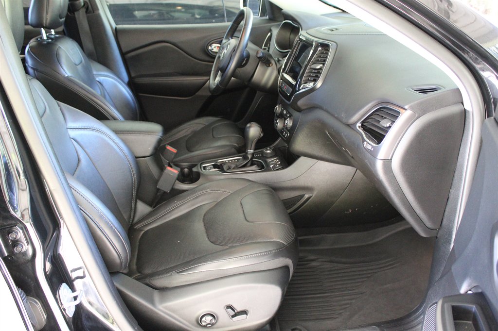 2019 Jeep Cherokee - $9,700