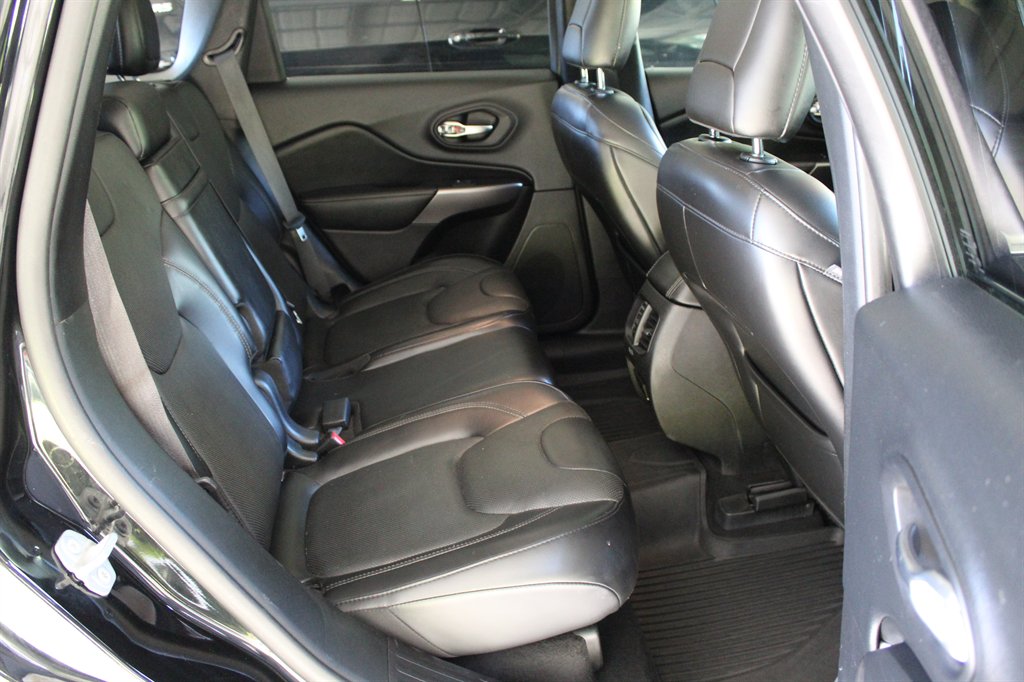 2019 Jeep Cherokee - $9,700