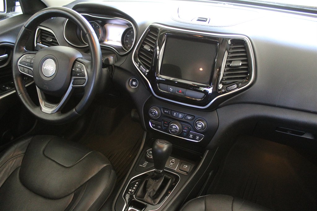 2019 Jeep Cherokee - $9,700