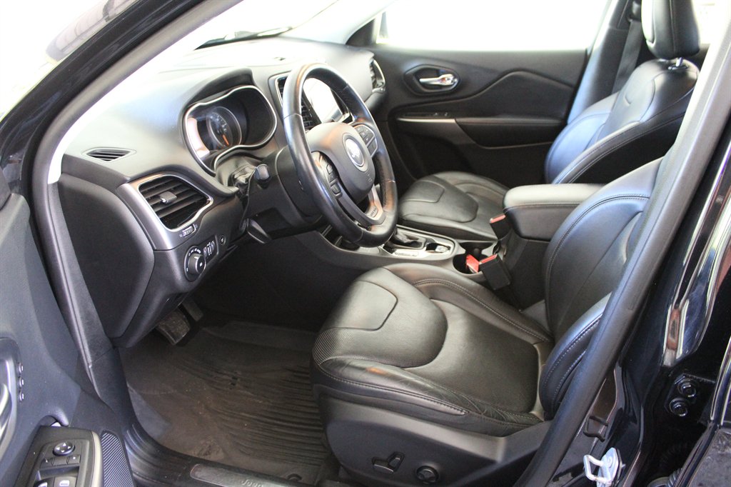 2019 Jeep Cherokee - $9,700