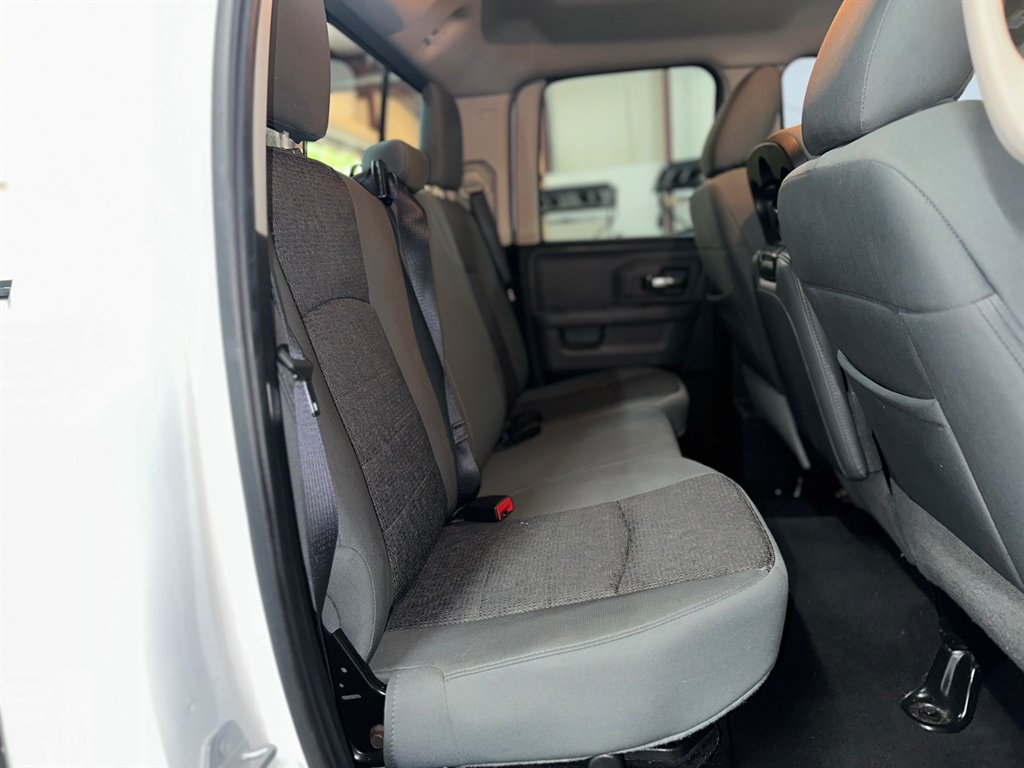 2016 RAM 1500 SLT Hemi 5.7 V8 photo