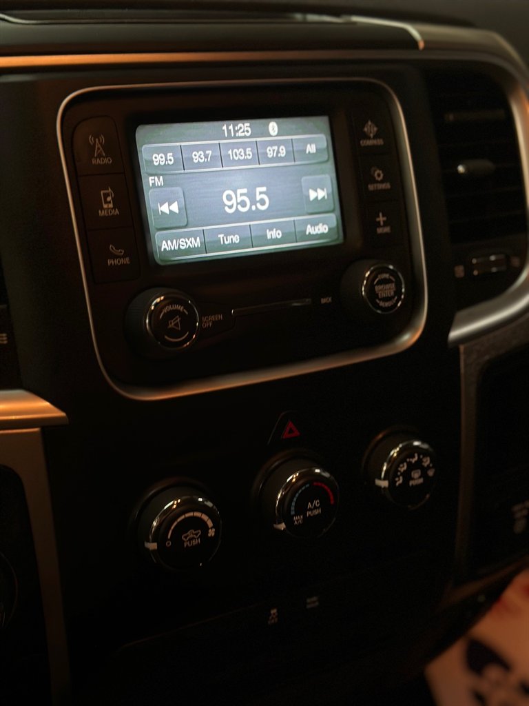 2016 RAM 1500 SLT Hemi 5.7 V8 photo