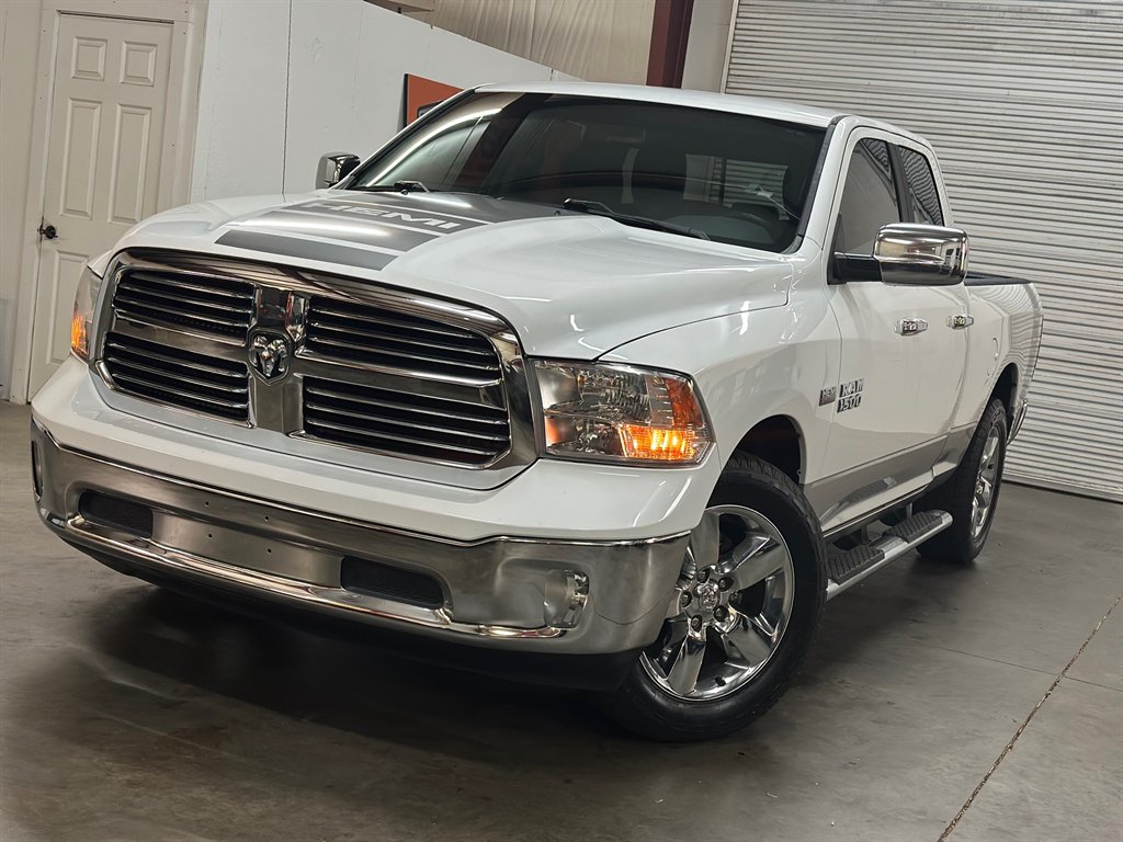 2016 RAM 1500 SLT Hemi 5.7 V8 photo