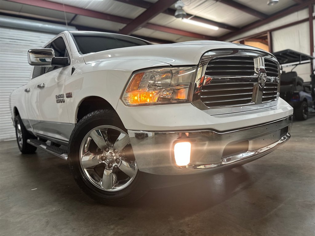 2016 RAM 1500 SLT Hemi 5.7 V8 photo