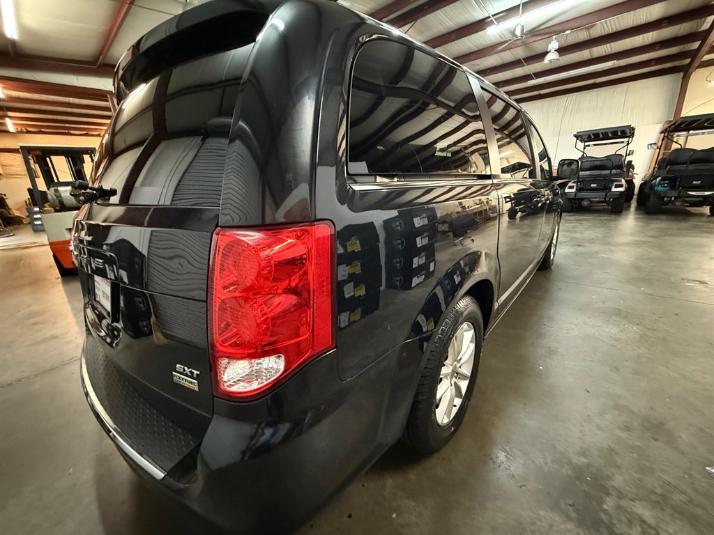 2018 Dodge Grand Caravan SXT photo