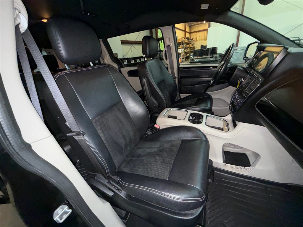 2018 Dodge Grand Caravan SXT photo