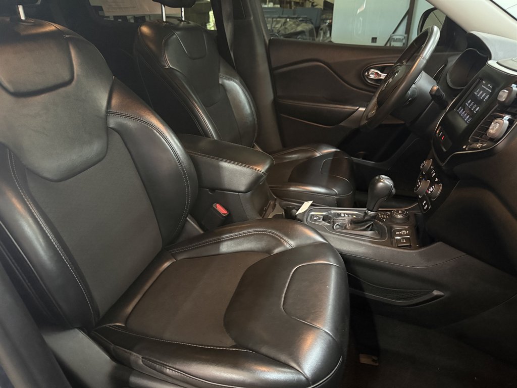 2020 Jeep Cherokee - $12,850