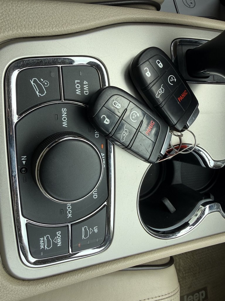 2014 Jeep Cherokee - $12,900