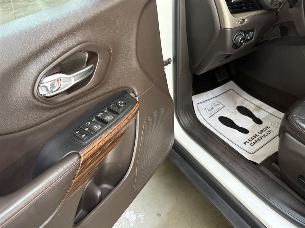 2016 Jeep Cherokee - $12,450