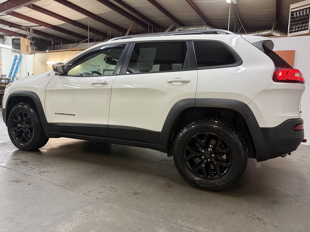 2016 Jeep Cherokee - $12,450