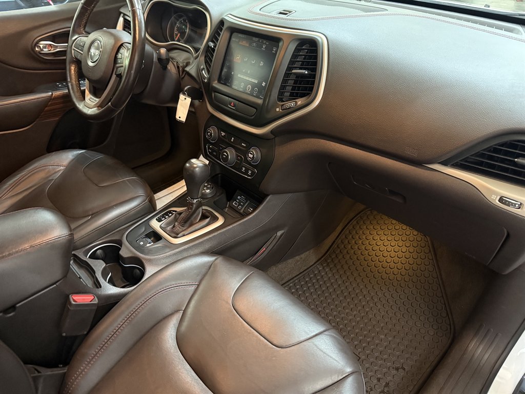 2016 Jeep Cherokee - $12,450