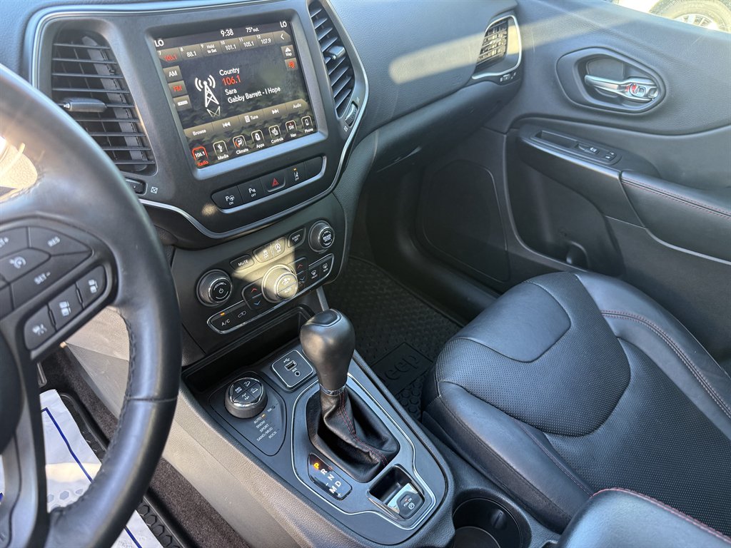 2019 Jeep Cherokee - $17,950