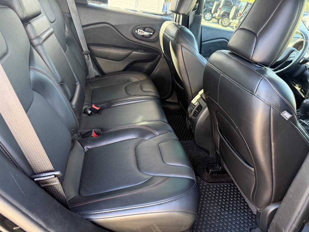 2019 Jeep Cherokee - $17,950